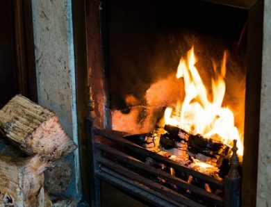 Les avantages et inconvénients d’une cuisson au feu de bois